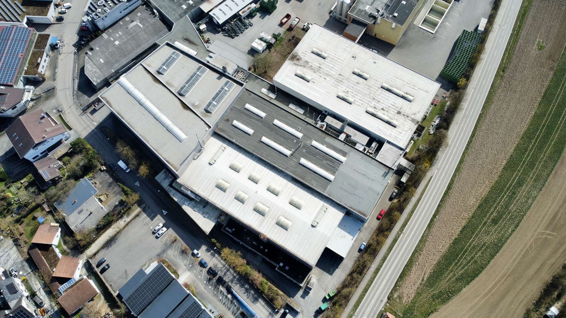 Zwei vielseitig nutzbare Lager- & Produktionsflächen in Markgröningen